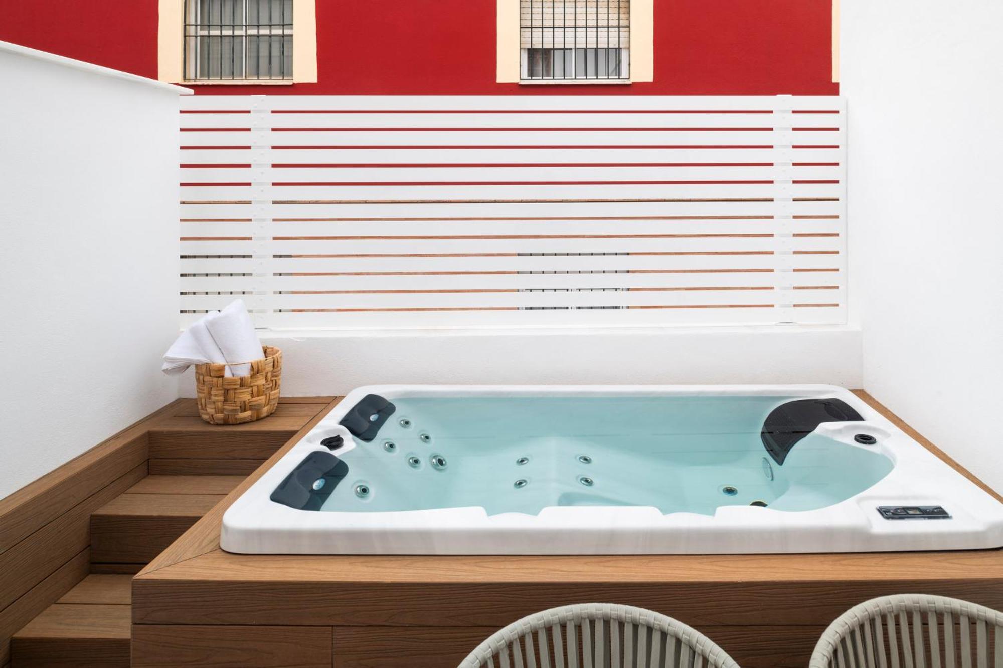 Magno Apartments Santa Clara - Private Terraces With Jacuzzi 塞维利亚 外观 照片